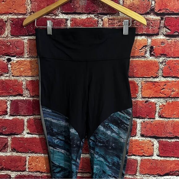 Lululemon leggings size 8 - Picture 7 of 9